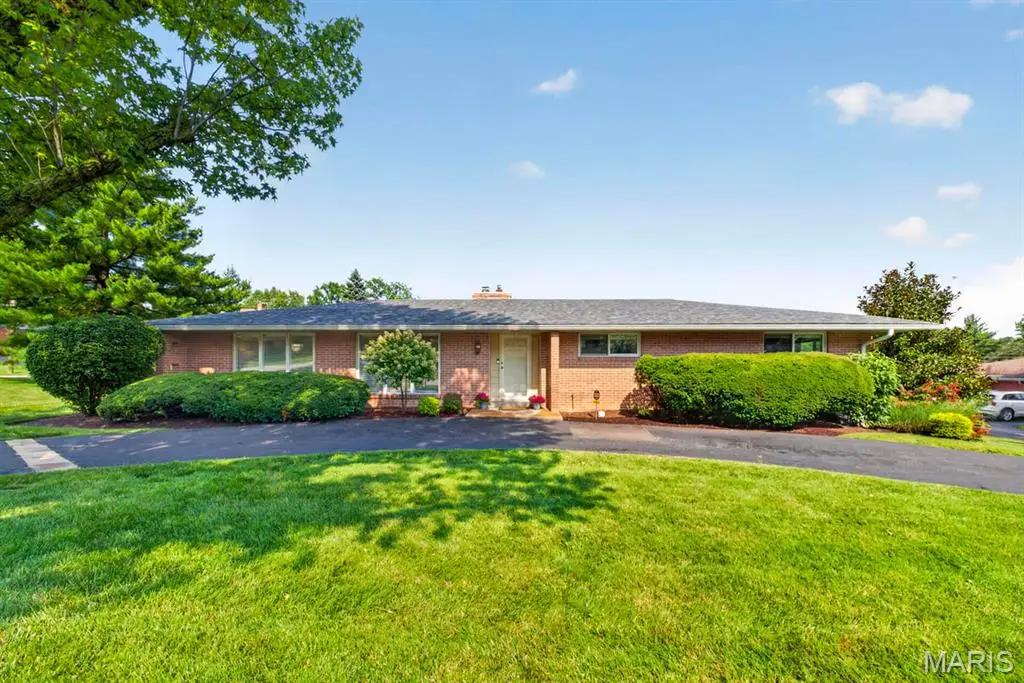 9 Green Oaks Drive, Olivette, MO 63132 - #1