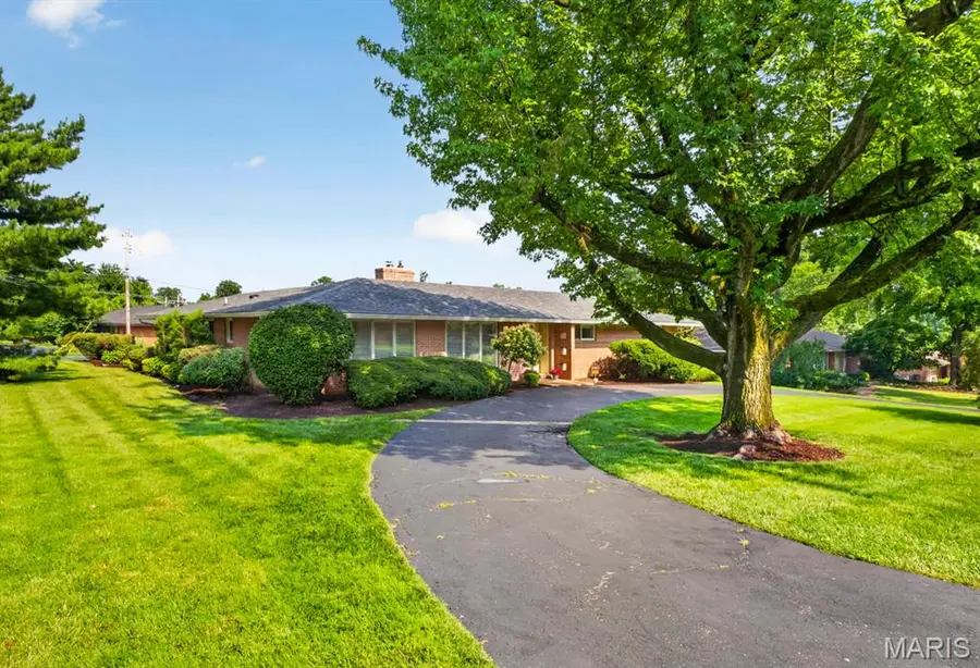 9 Green Oaks Drive, Olivette, MO 63132 - #2