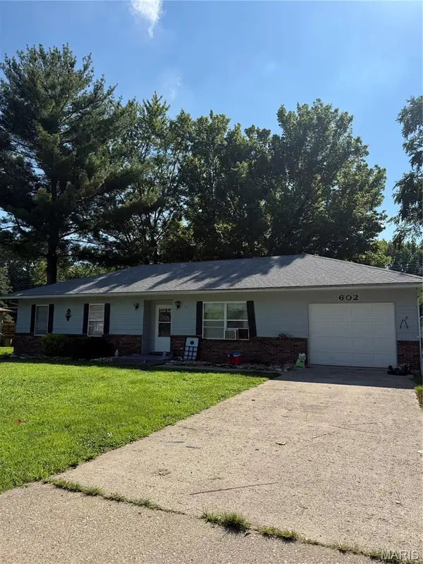 602 N Louise Avenue, St James, MO 65559