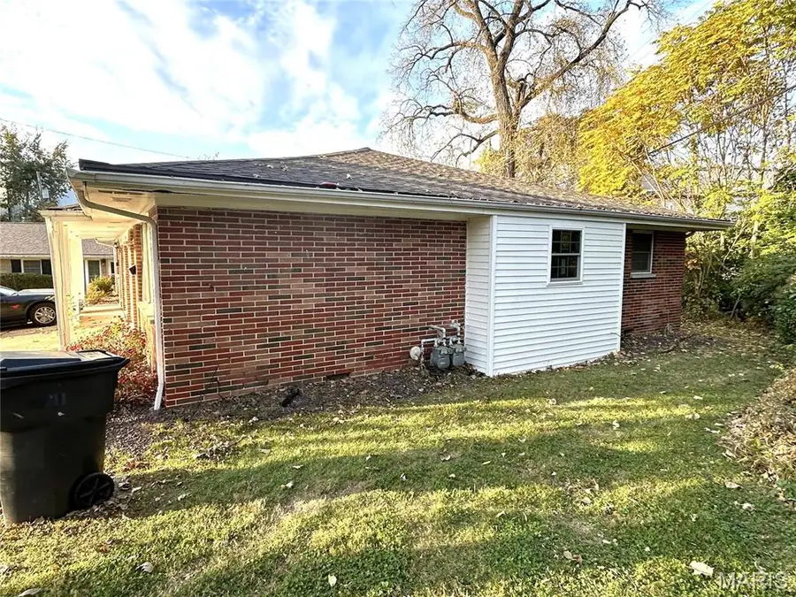 8921 Tanglewood Circle, Belleville, IL 62223 - #2