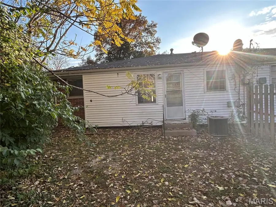 8921 Tanglewood Circle, Belleville, IL 62223 - #3