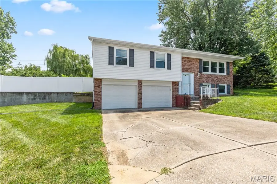 8 Canterbury Court, Saint Charles, MO 63301 - #3