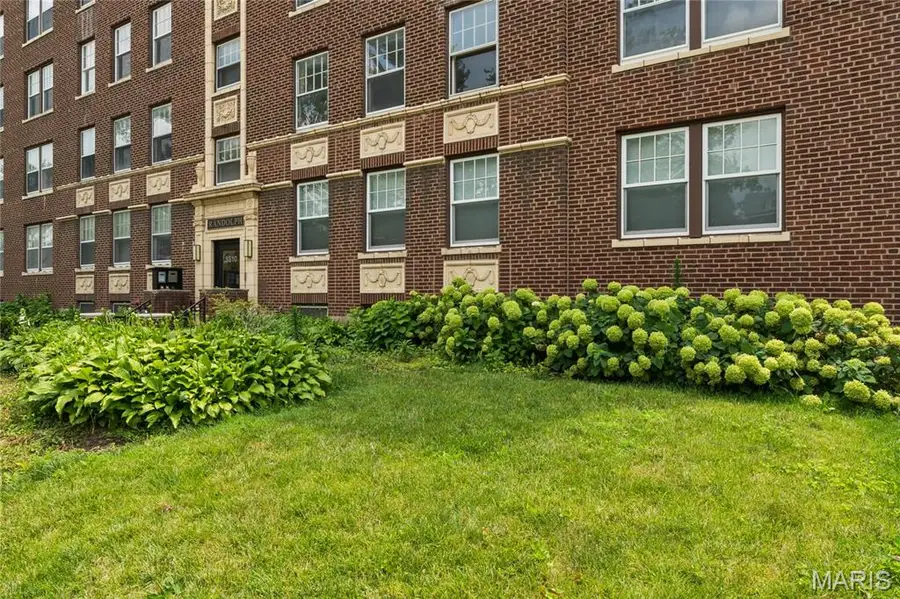 5510 Waterman Boulevard #201, Saint Louis, MO 63112 - #3