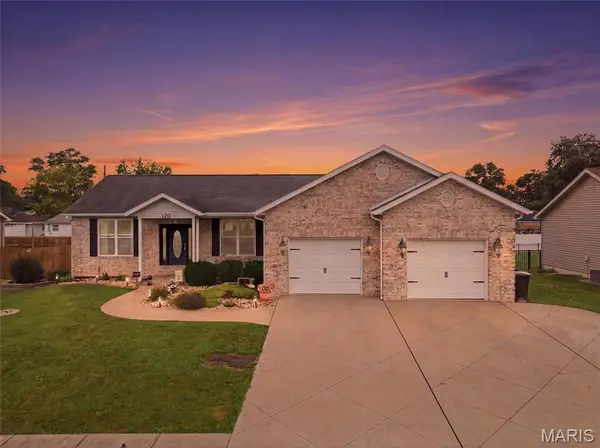 120 Gabrielle Circle, Bethalto, IL 62010
