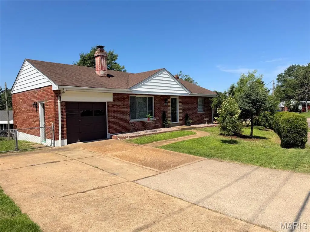 4828 Reavis Barracks Road, Affton, MO 63123 - #1