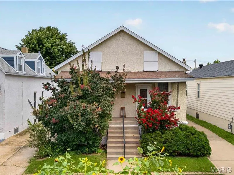 5221 Bischoff Avenue, Saint Louis, MO 63110 - #3