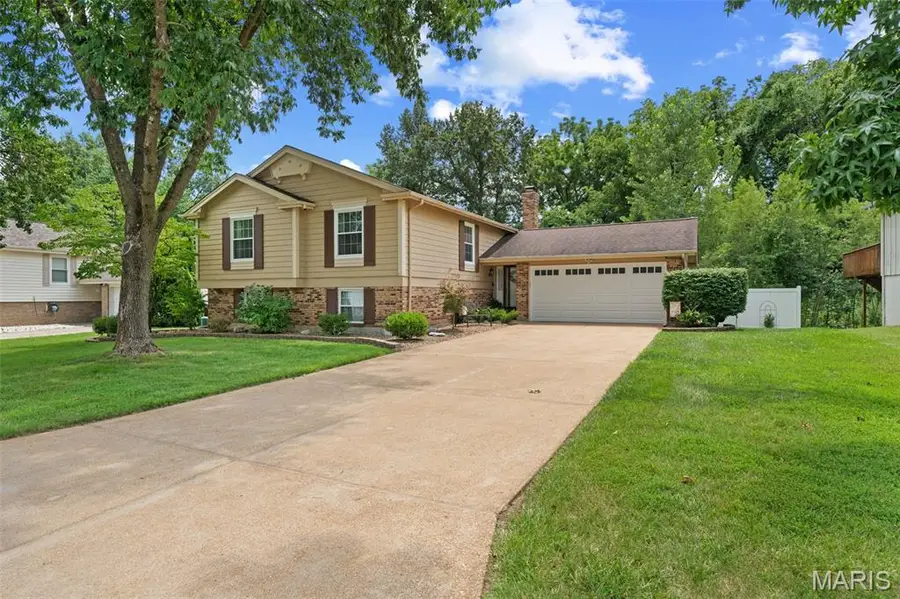 61 Crescent Hills Drive, Saint Peters, MO 63376 - #2