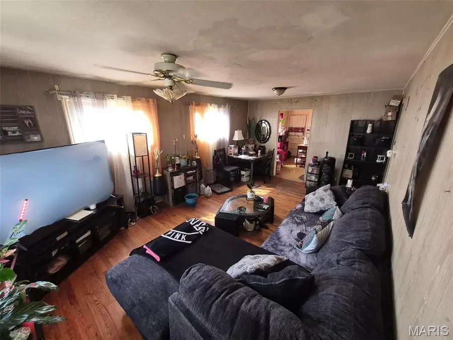 6212 Lexington Avenue, Saint Louis, MO 63121 - #2
