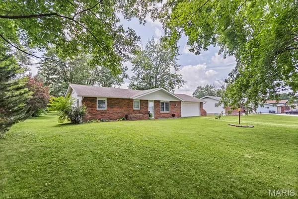 24379 Us Highway 67, Jerseyville, IL 62052