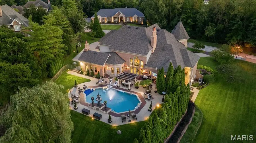 12947 Sunset Bluff Court, Sunset Hills, MO 63127 - #2