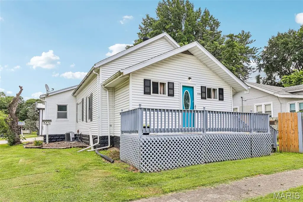 1120 N Jefferson Street, Litchfield, IL 62056 - #1