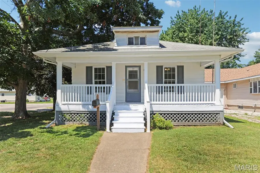 304 N Chiles Street, Carlinville, IL 62626 - #2