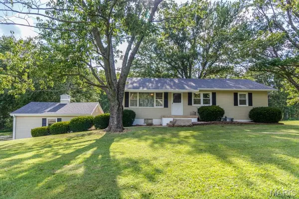 30261 Orchard Drive, Lebanon, MO 65536