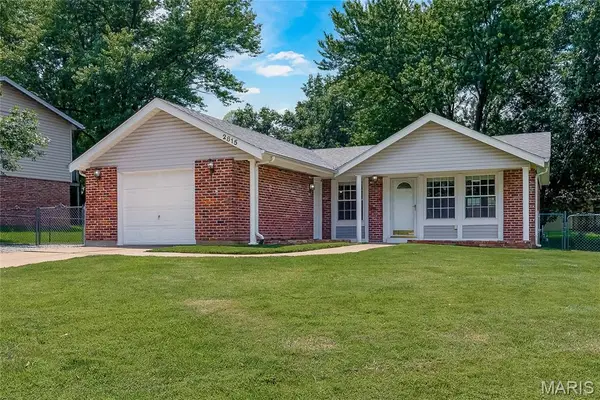2815 Greenleaf Drive, St Charles, MO 63303