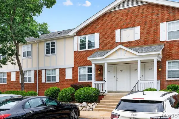 8913 North Swan Circle, St Louis, MO 63144