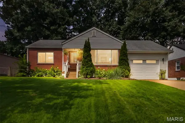 1107 Selma Avenue, Webster Groves, MO 63119