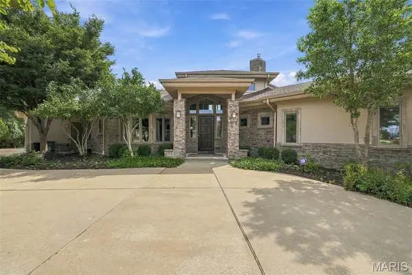 12864 Willow Pond Court, Des Peres, MO 63131
