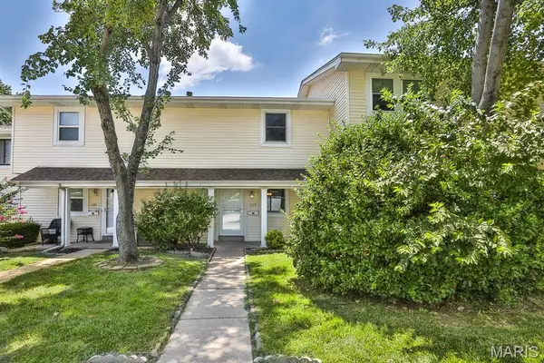 139 Condor Court #139, St Charles, MO 63303