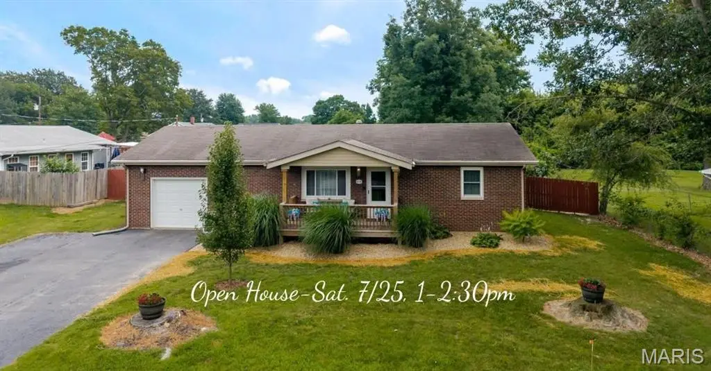 614 S Neunaber Drive, Bethalto, IL 62010 - #1