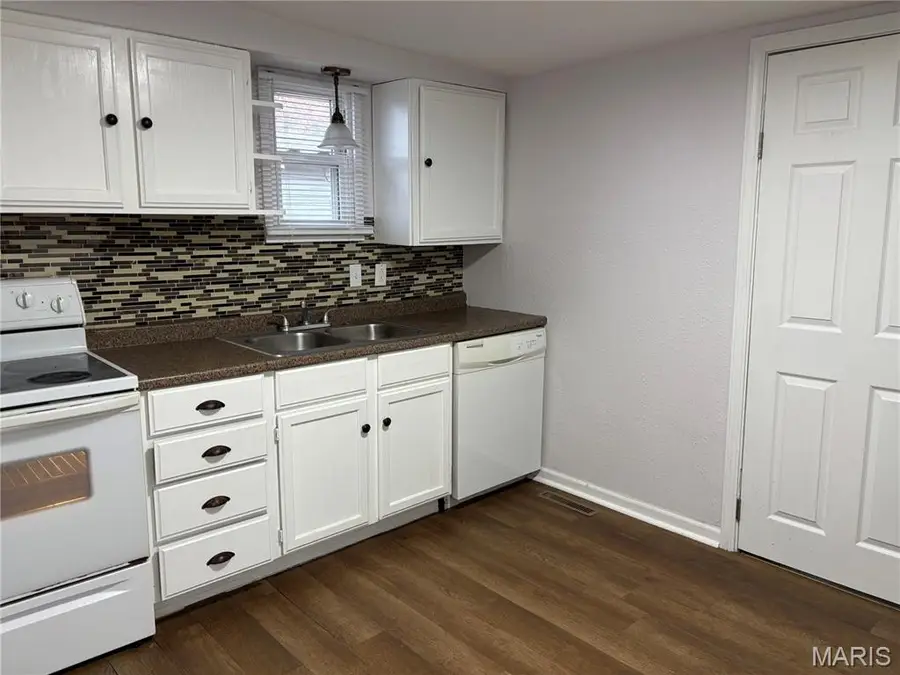 939 Green Mount Lane, Belleville, IL 62220 - #2