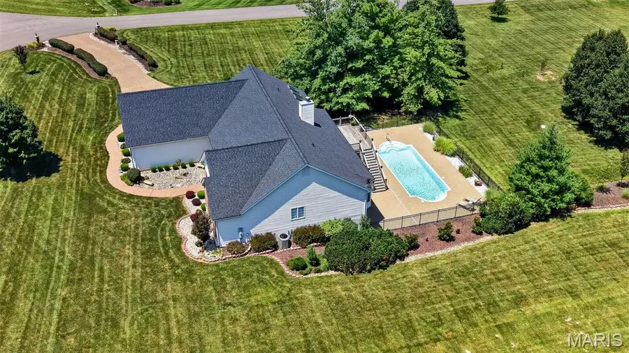 512 Meadowfield Lane, Wentzville, MO 63385 - #2