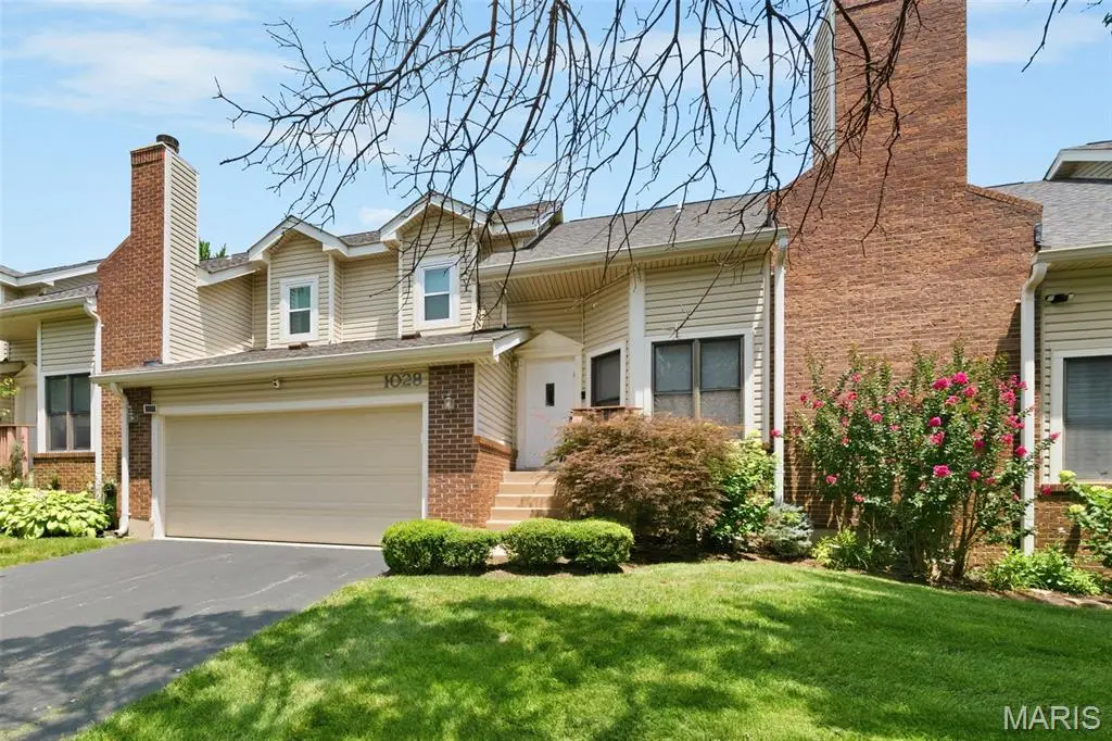 1028 N Spoede Road, Creve Coeur, MO 63146 - #1