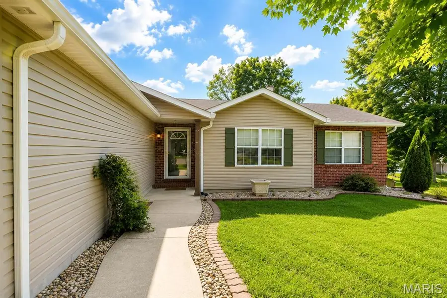 2 Arbor Springs, Troy, IL 62294 - #3
