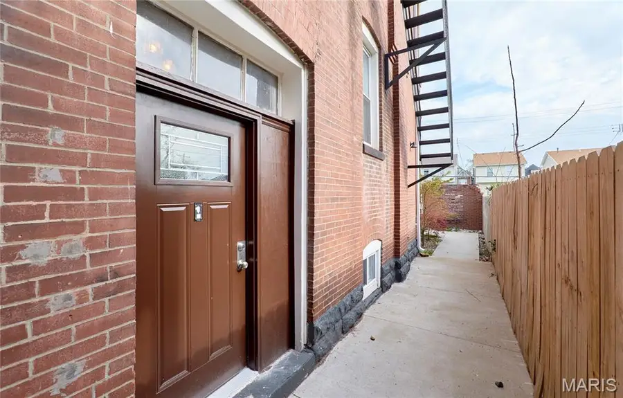 4253 Washington Boulevard #A, Saint Louis, MO 63108 - #2