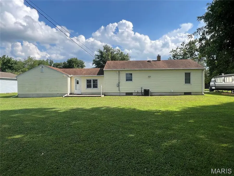 107 W 6th North Street, Mount Olive, IL 62069 - #3