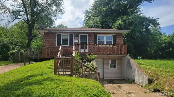 10107 Castle Drive, St Louis, MO 63136