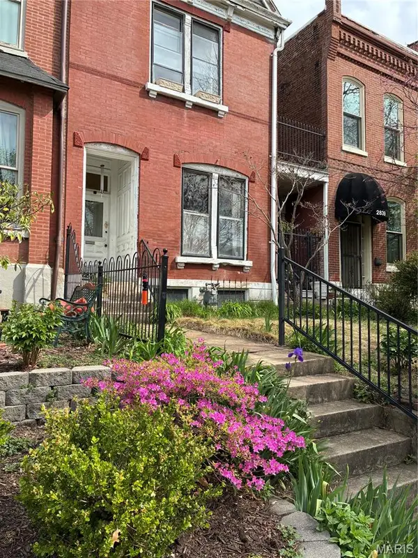 2841 Russell Boulevard, St Louis, MO 63104