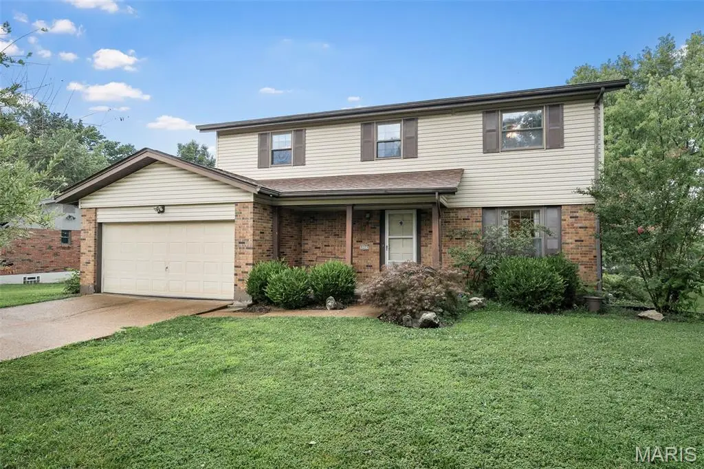 9205 Roger Lee Lane, Saint Louis, MO 63126 - #1
