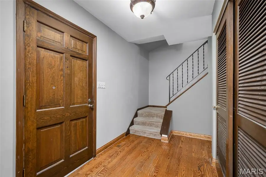 9205 Roger Lee Lane, Saint Louis, MO 63126 - #3