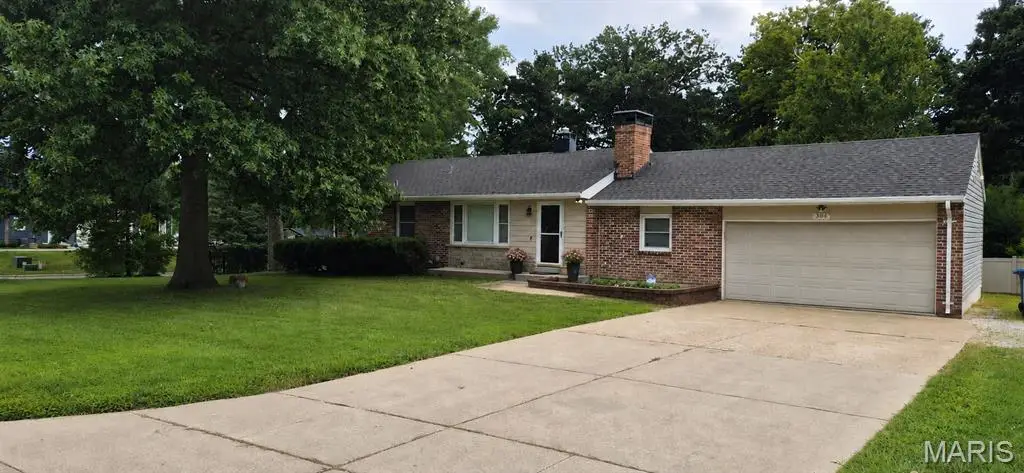 304 Essen Lane, Ballwin, MO 63021 - #1