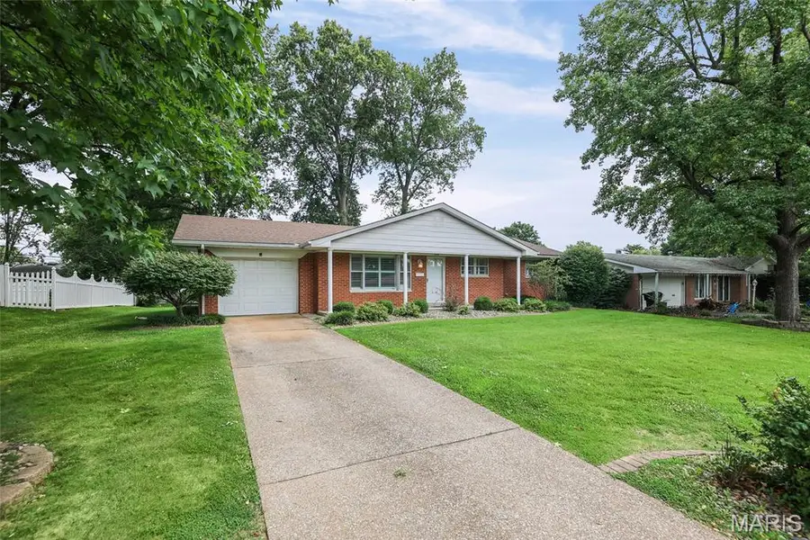 409 Springdale Drive, Belleville, IL 62223 - #3