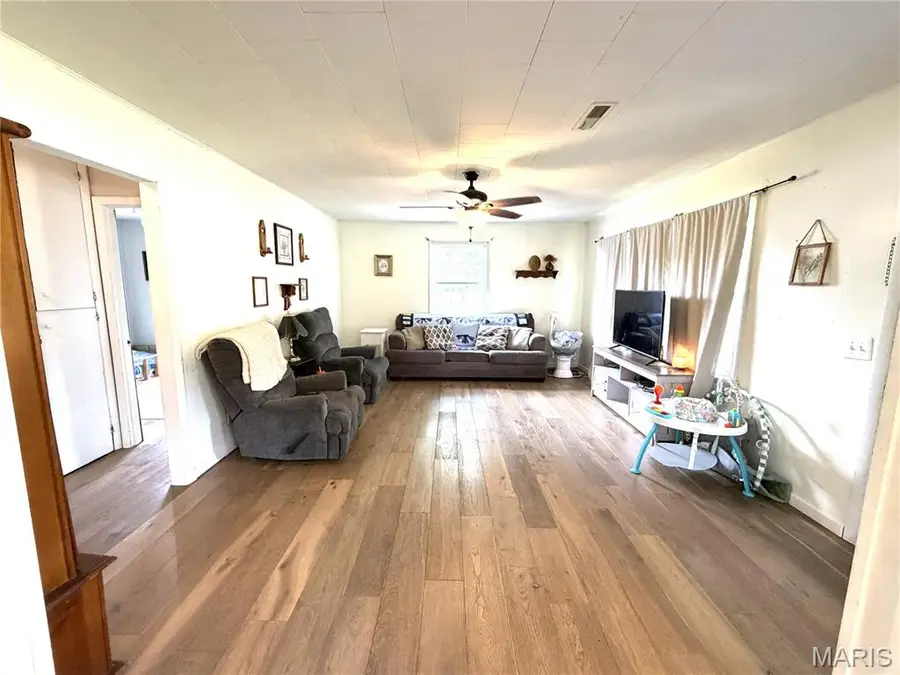 221 E 3rd Street, Mountain View, MO 65548 - #3