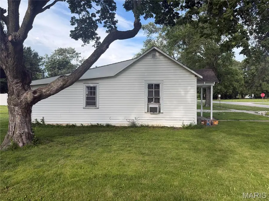 1504 Ohio, Windsor, IL 61957 - #2