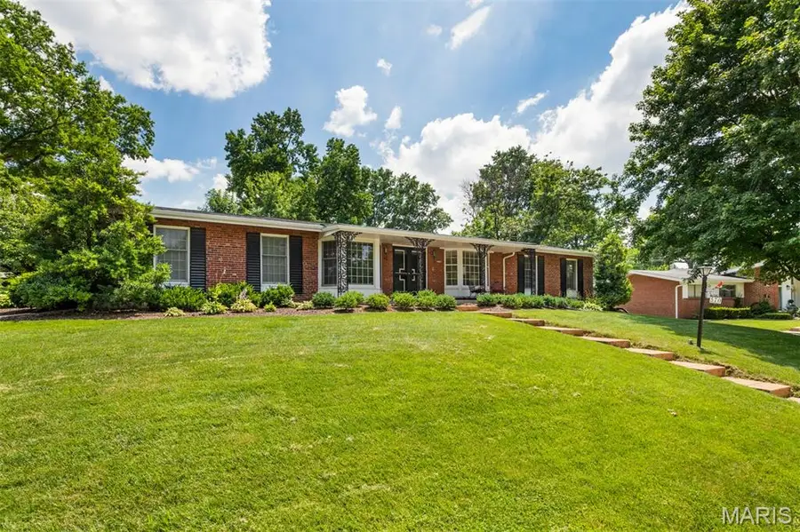 570 Flanders Drive, Warson Woods, MO 63122 - #2