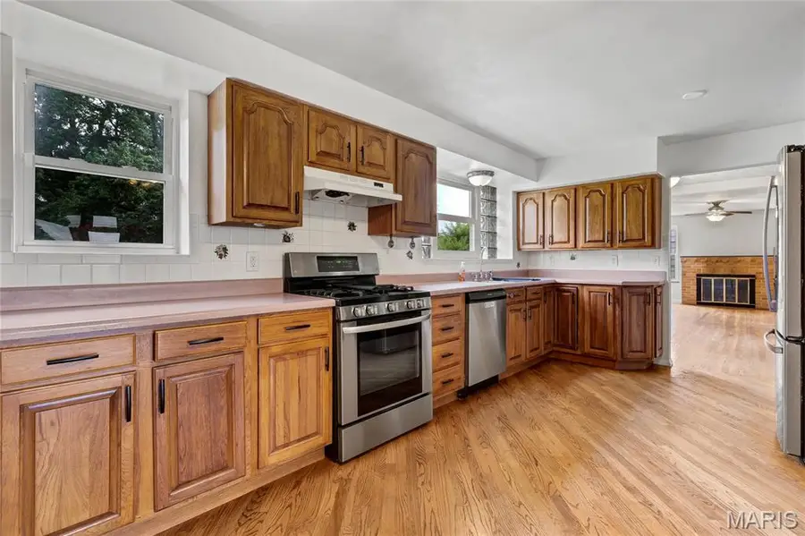 9846 Vasel Drive, Saint Louis, MO 63123 - #2