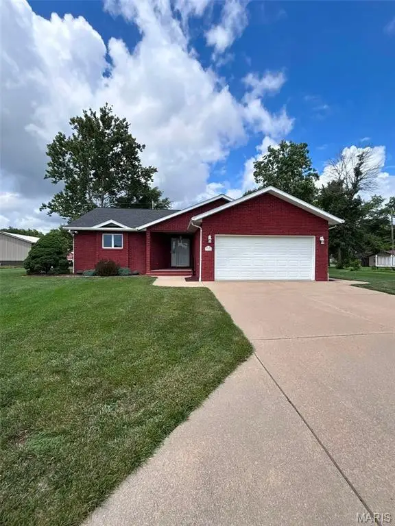 725 Lone Oak Street, St Libory, IL 62282