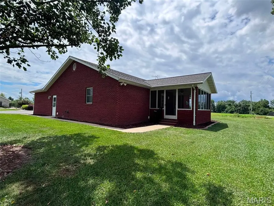 725 Lone Oak Street, Saint Libory, IL 62282 - #3