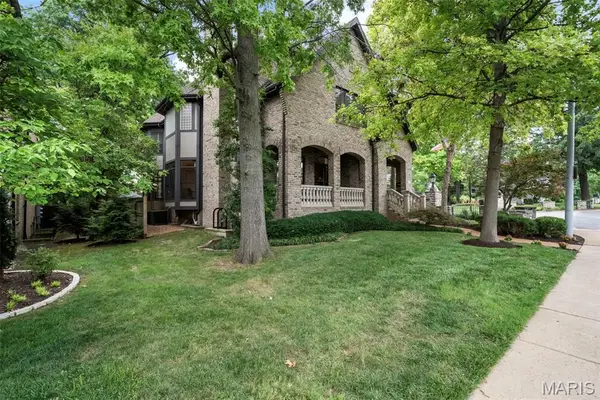 165 Gay Avenue, Clayton, MO 63105