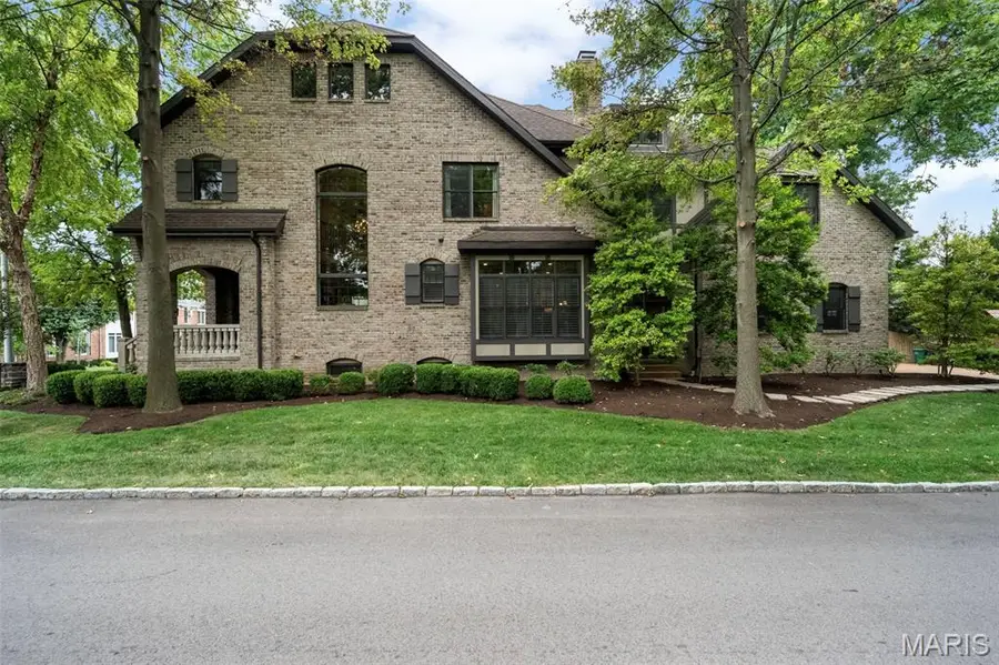 165 Gay Avenue, Clayton, MO 63105 - #2