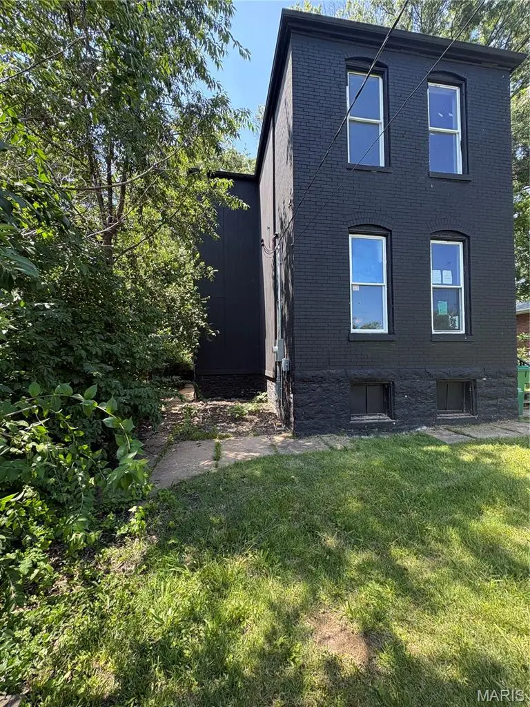 3621 Saint Marys Lane, Saint Louis, MO 63121 - #2