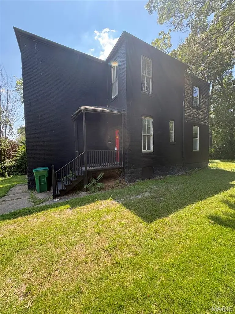 3621 Saint Marys Lane, Saint Louis, MO 63121 - #3
