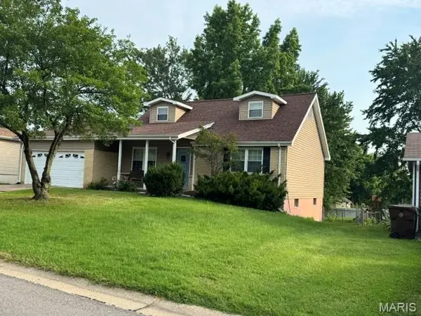 38 W Garden Walk Drive, St Peters, MO 63376