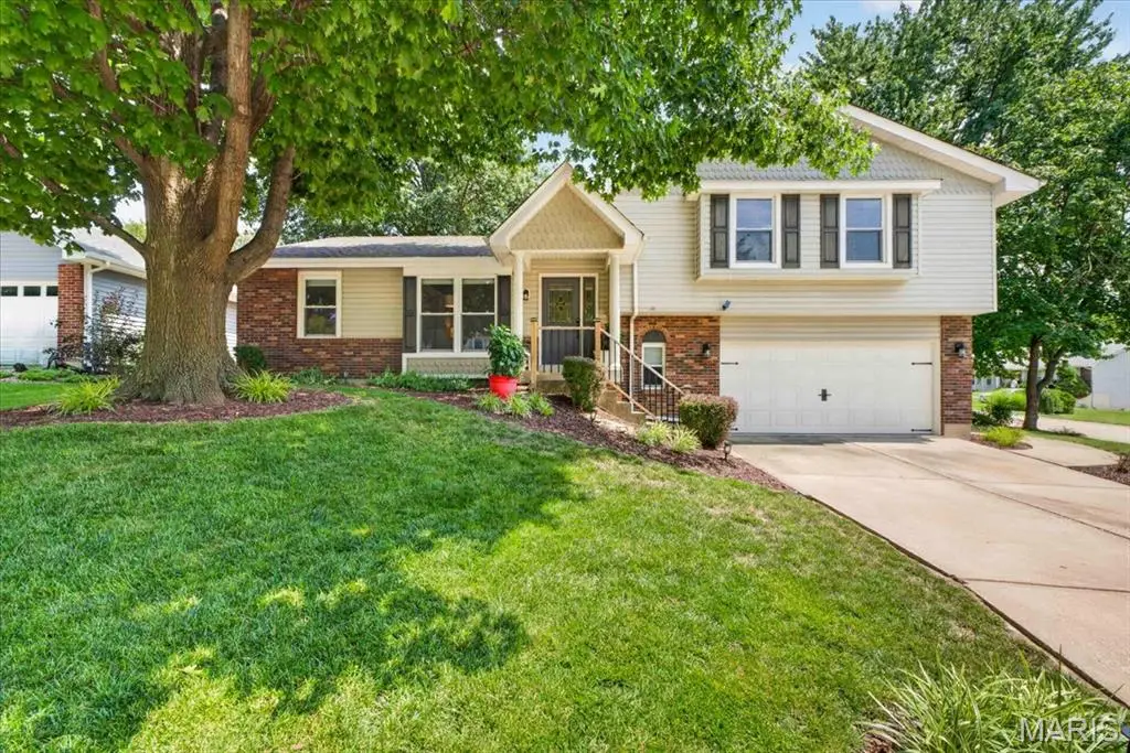 525 Country Manor Drive, Saint Peters, MO 63376 - #1