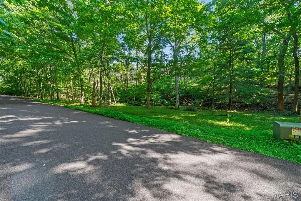 30 Rockwood Forest Valley, Eureka, MO 63025 - #1