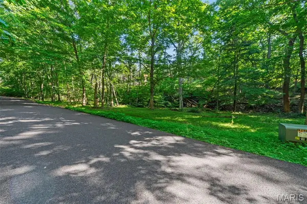 30 Rockwood Forest Valley, Eureka, MO 63025