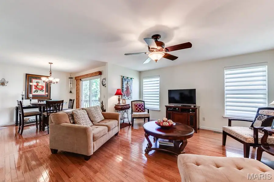 3809 Southern Manor Drive, Mehlville, MO 63125 - #2